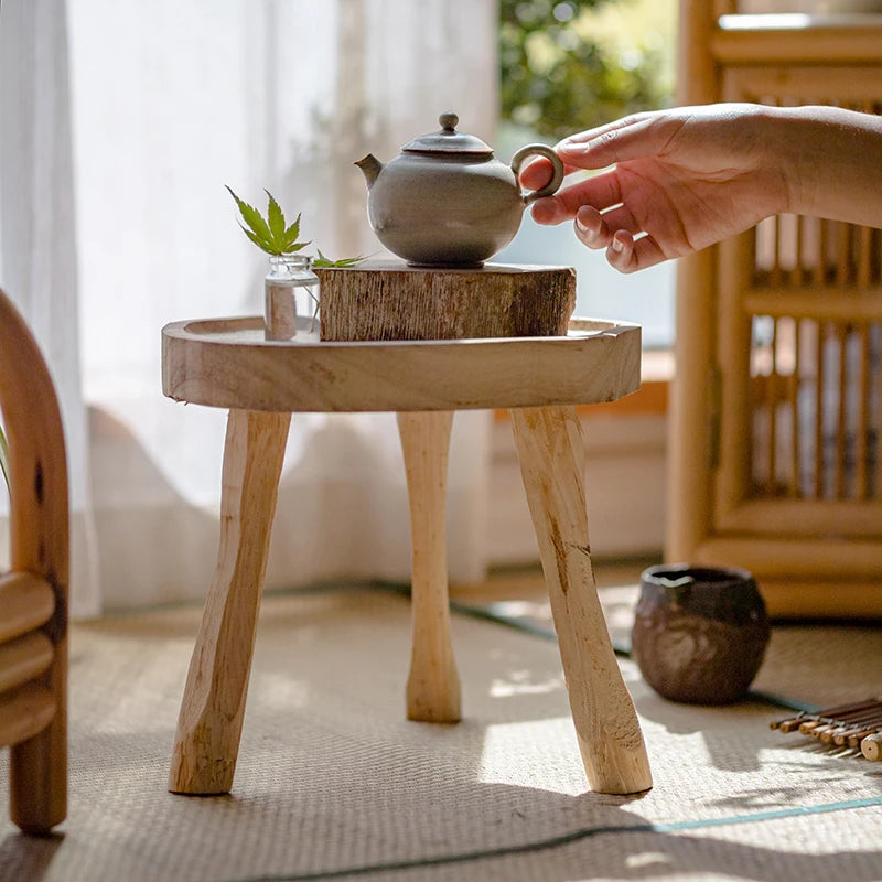support plantes vintage bois clair table ronde minimaliste pots fleurs vert blanc rustic zen