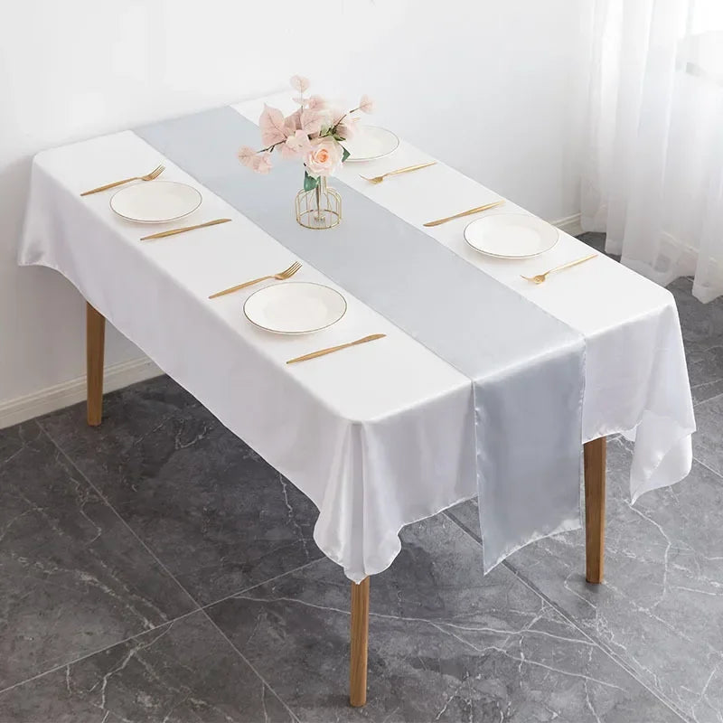 table chemin table uni moderne rouge blanc jaune doré bleu roi beigeclair opacité saisonmariages