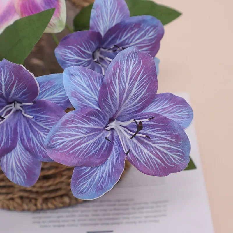 fleurs artificielles lys violet rose blanc décoration moderne mariage intérieur anniversaire baby shower