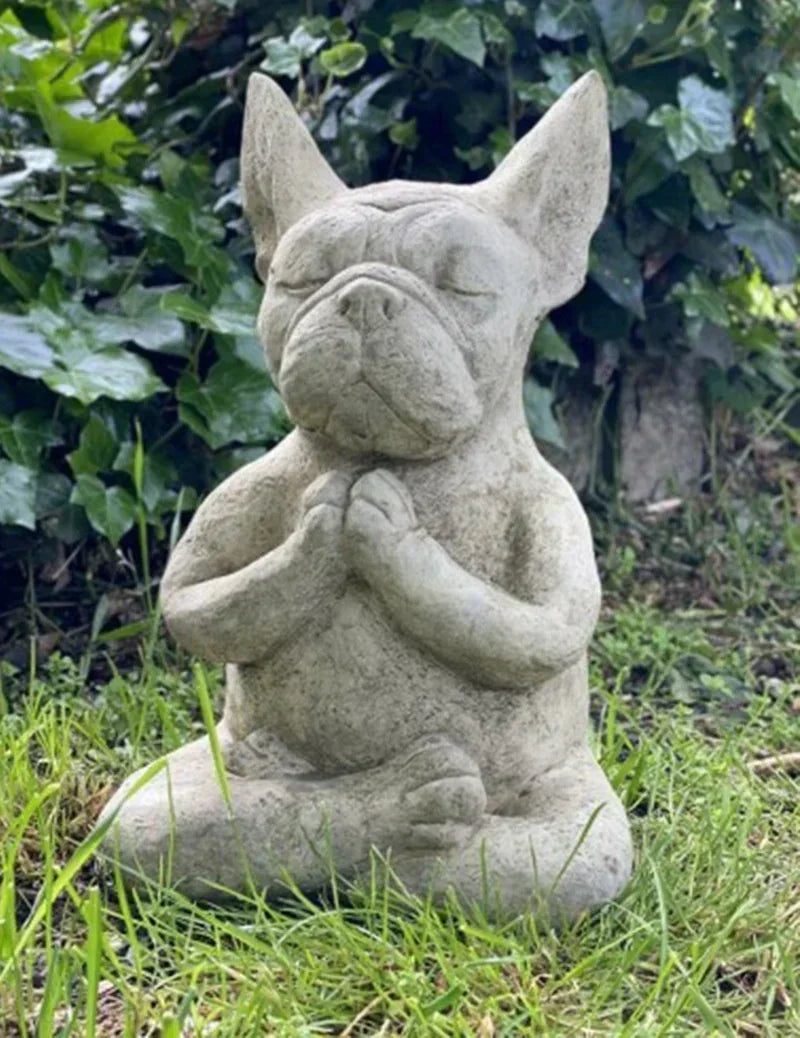 statue bulldog méditation yoga gris pierreux zen jardin décoration