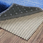 tapis anti dérapant feutre alvéolaire texture blanc crème motif floral