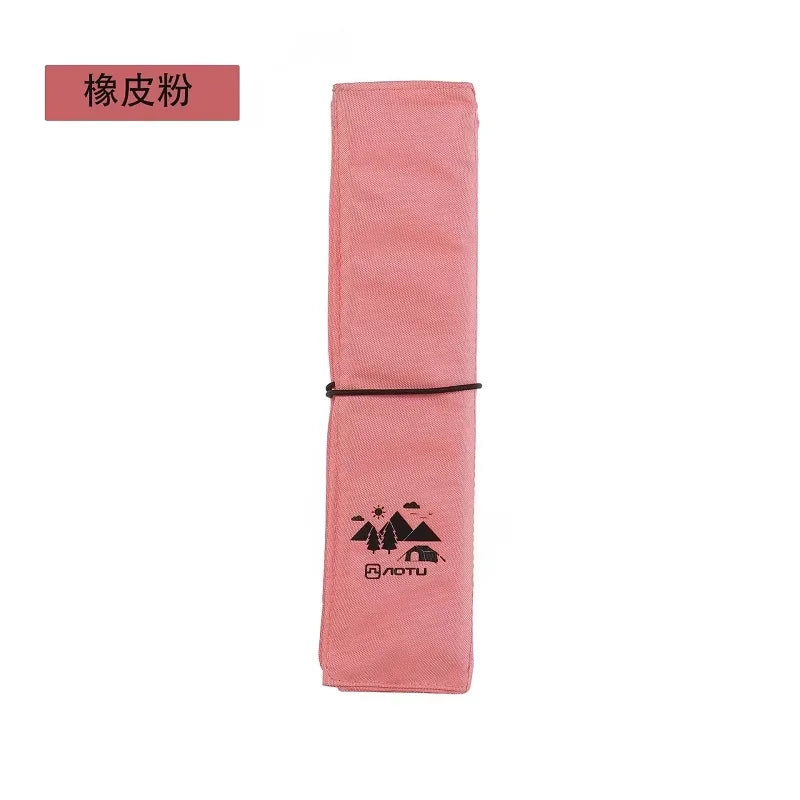 coussin pliable plein air camping noir vert olive imprimé logo blanc texture tissée pratique