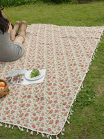 serviette plage vintage fleurs roses jaunes fond beige adaptable plage camping randonnée