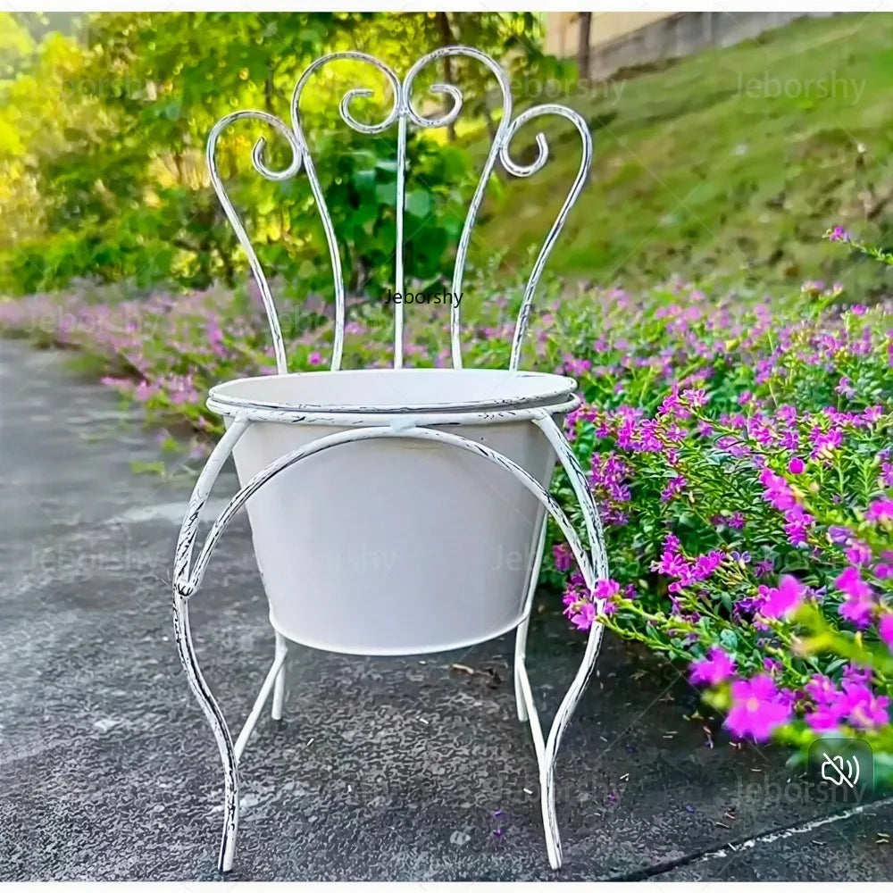 support plante chaise vintage blanche floral élégant maison jardin balcon