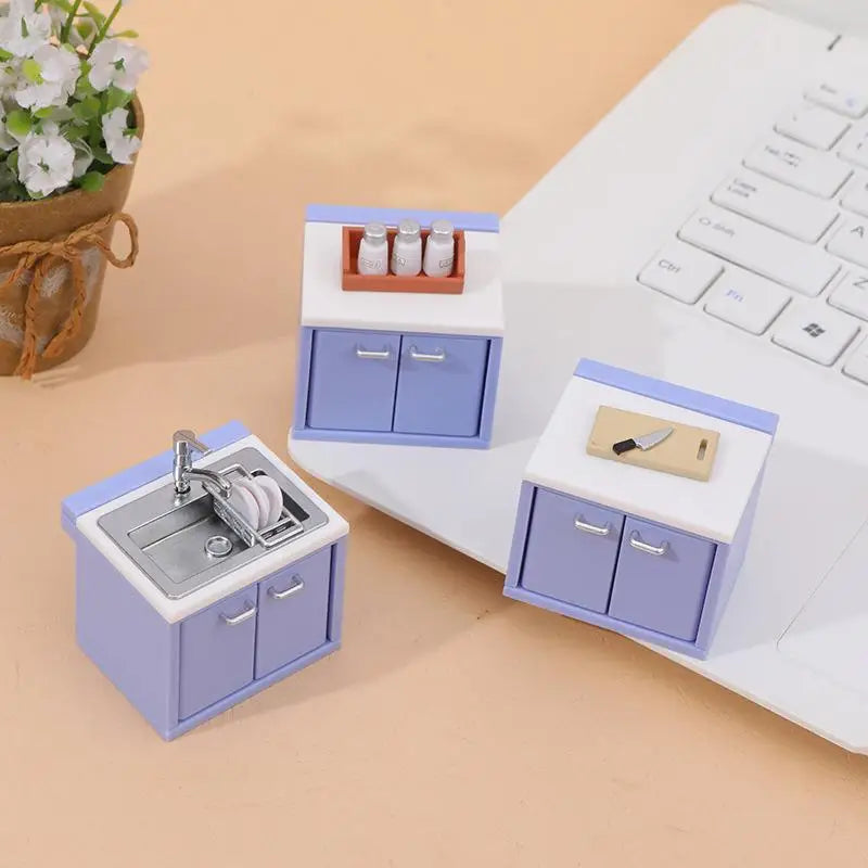 miniature cuisine accessoires mat violet clair moderne évier meubles couteau poêle bouteilles