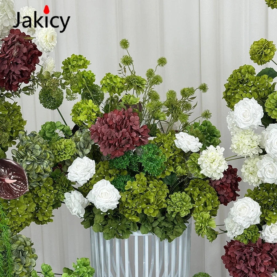 décoration florale mariage vert blanc bordeaux pompons hortensias orchidées extérieure élégante romantique champêtre