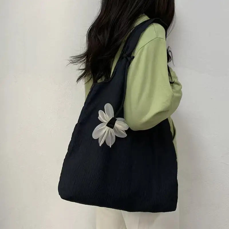 sac bandoulière femme toile fleurs blanches noir blanc vert rose violet casual fourre tout