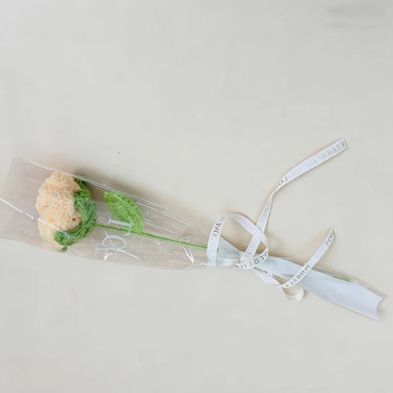 bouquet fleurs tricotées rouge jaune rose vert blanc anniversaire mariage décoration intérieure artisanal creative