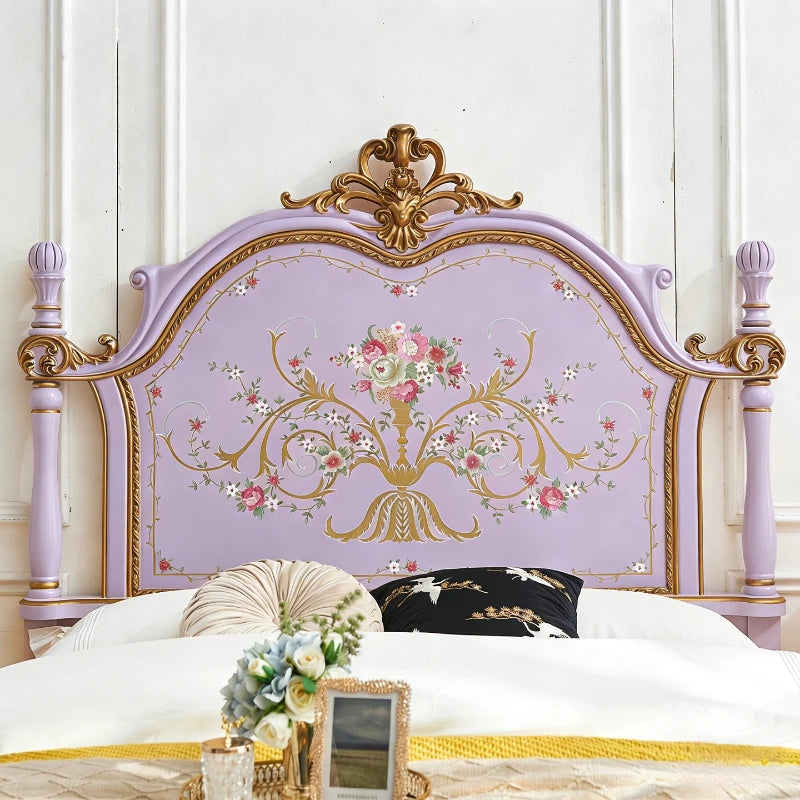 lit violet classique tête lit fleuri ornementation baroque doré chambre coucher moderne minimaliste