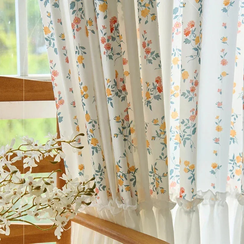 rideaux vintage fleurs blanc rouge jaune vert translucides pliés polyester salon chambre