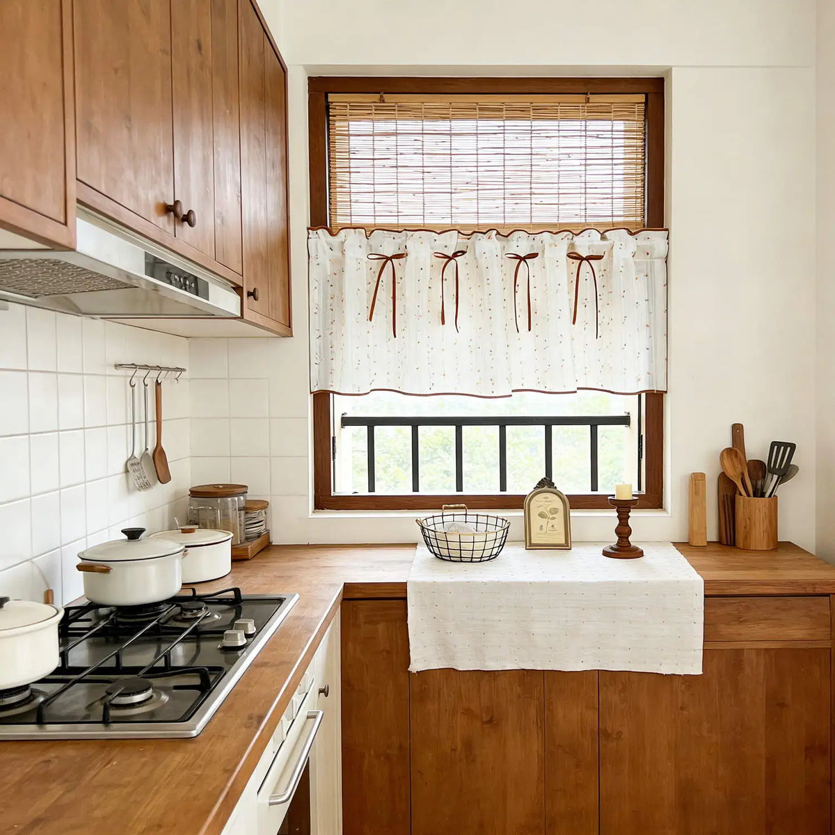 rideau rustique blanc marron points colorés translucide fenêtre cuisine décoratif