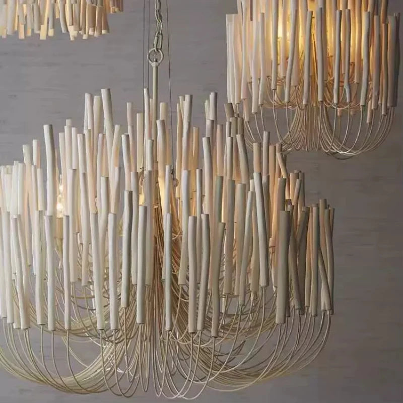 lustre suspension moderne minimaliste blanc beige rond chaîne métallique salon restaurant