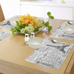 Set de table utilisé sur une table à manger avec décoration française