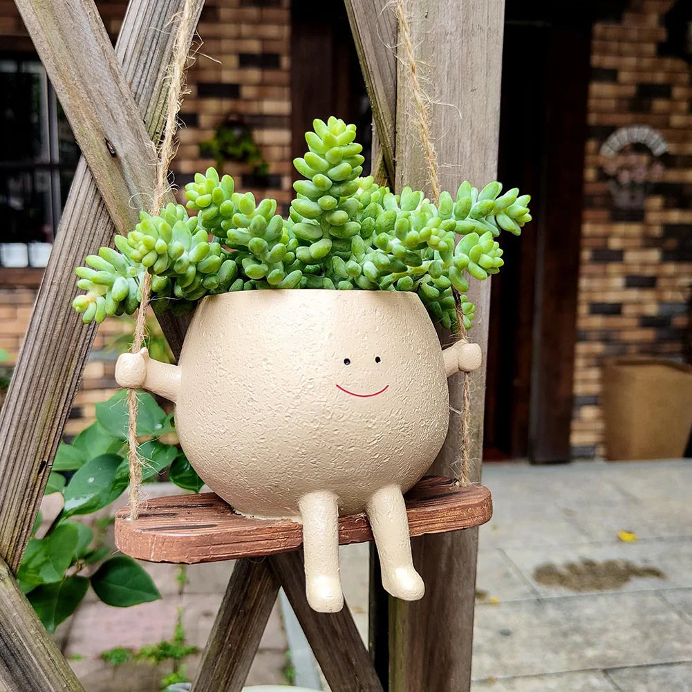 cache pot suspendu résine texture grungée moderne plante succulente support bois couleur beige clairintérieur