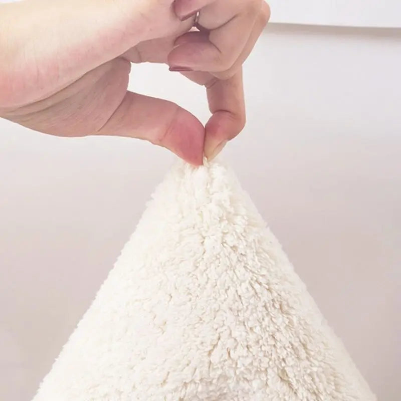 tapis rond moderne vert clair texture douce franges blanches salon chambre bébé