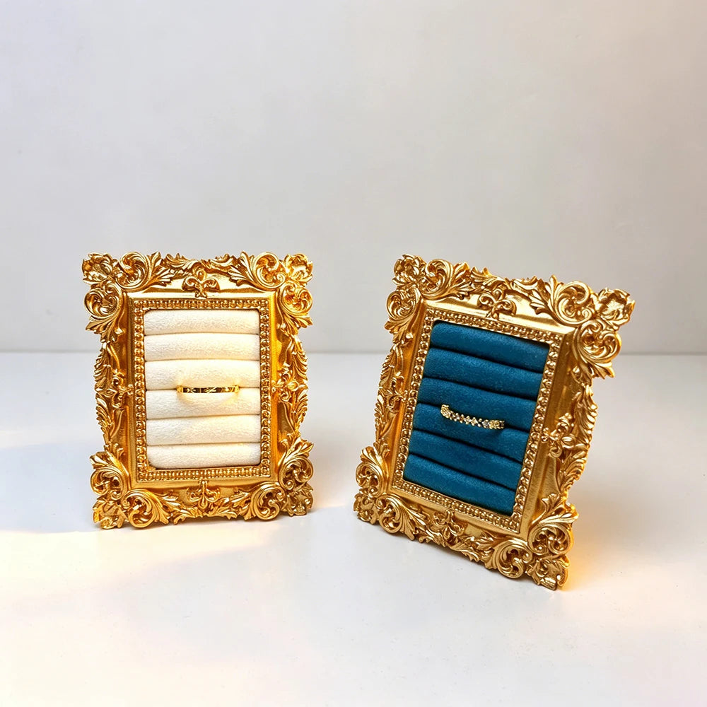 support bijoux or vert blanc ornements baroques velours classique baroque