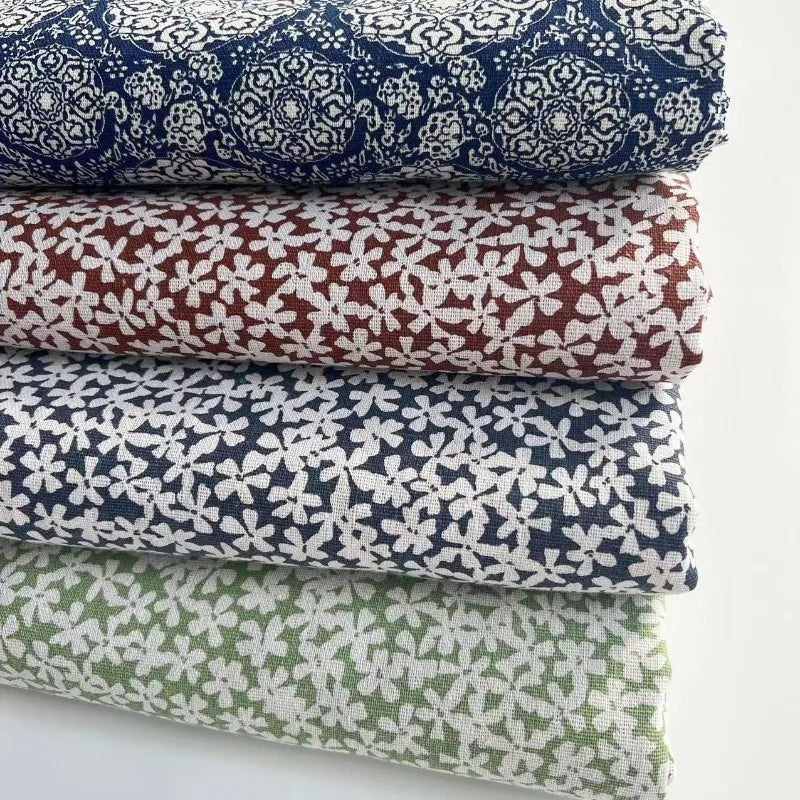 tissu classique fleurs blanches bleu marine vert clair rouge foncé 150cm 50cm coton linge