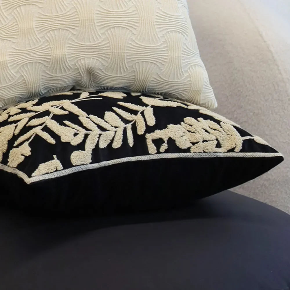 housse coussin carré brodé motif feuilles vertes tissu velours nordique décoration maison sofa living