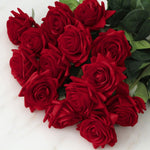 bouquet roses artificielles mariage anniversaire décoration intérieure plateau doré vase transparent feuilles vertes classique