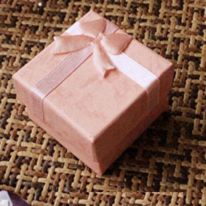 boîtes bijoux papier rouge noir vert rose bleu orange marron ruban satin classique
