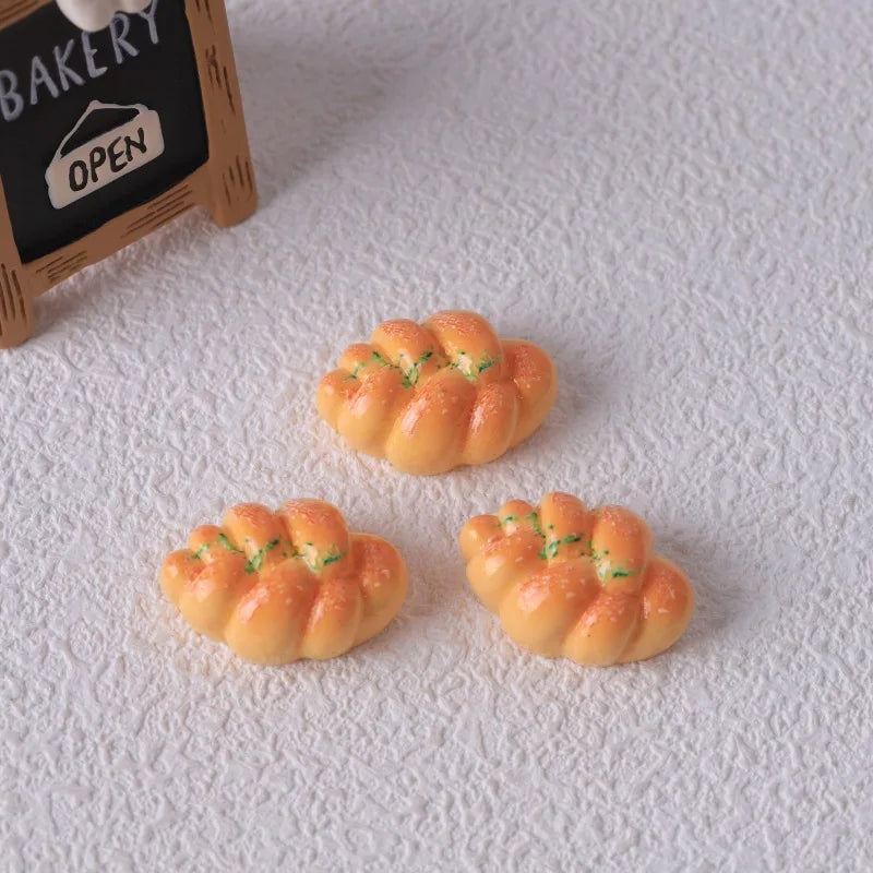 miniatures pains pâtisseries réalistes orange beige blanc détaillées résine peint artificiel
