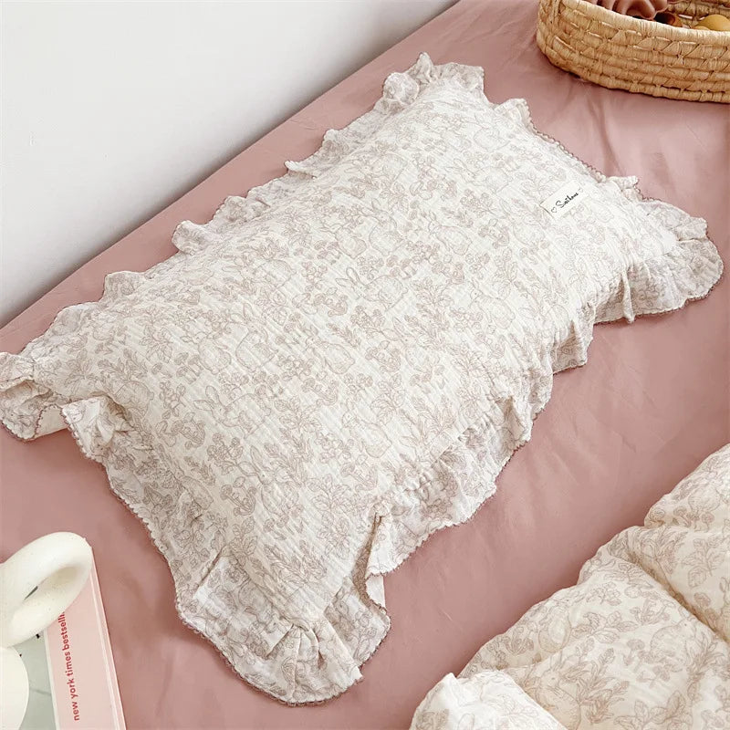 taie d'oreiller bébé ans coton floral cerises vintage beige clair motif animal compagnie jacquard