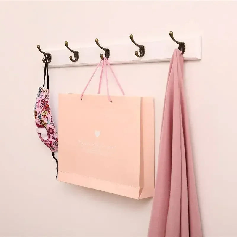 porte sacs mural bois marron classique crochets vis sacs accessoires décoration entrée couloir vintage