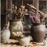 pots céramique vintage gris bleu texture usée rustique plantes balcon