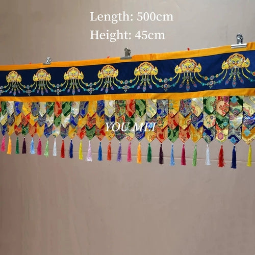 rideau traditionnel artisanal brodé motifs floraux ornement doré couleurs vives clips métalliques