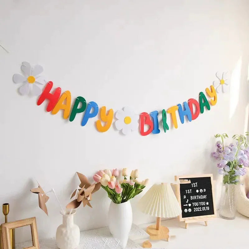 guirlande lettres happy birthday fleurs multicolores décorative festive fil suspension