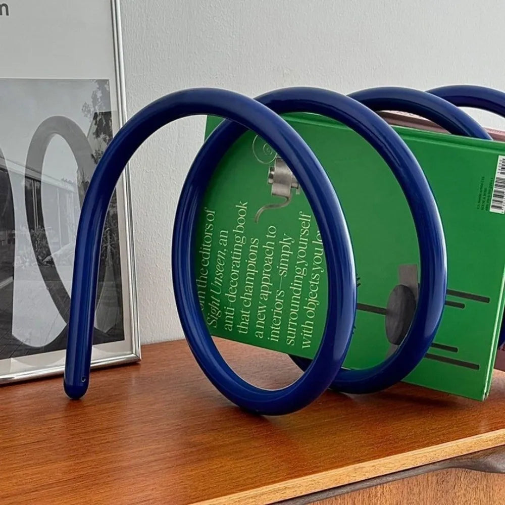 supports livres spirales moderne minimaliste rouge bleu rose jaune gris sans motif.surface lisse