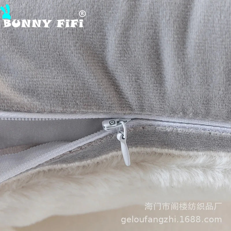 coussin gris clair motif lapin blanc mignon fermeture glissière ultra doux polyester coton jacquard