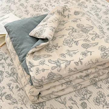 couette d'été légère enfant beige motifs fleurs feuilles coton doux décorative chambre enfant