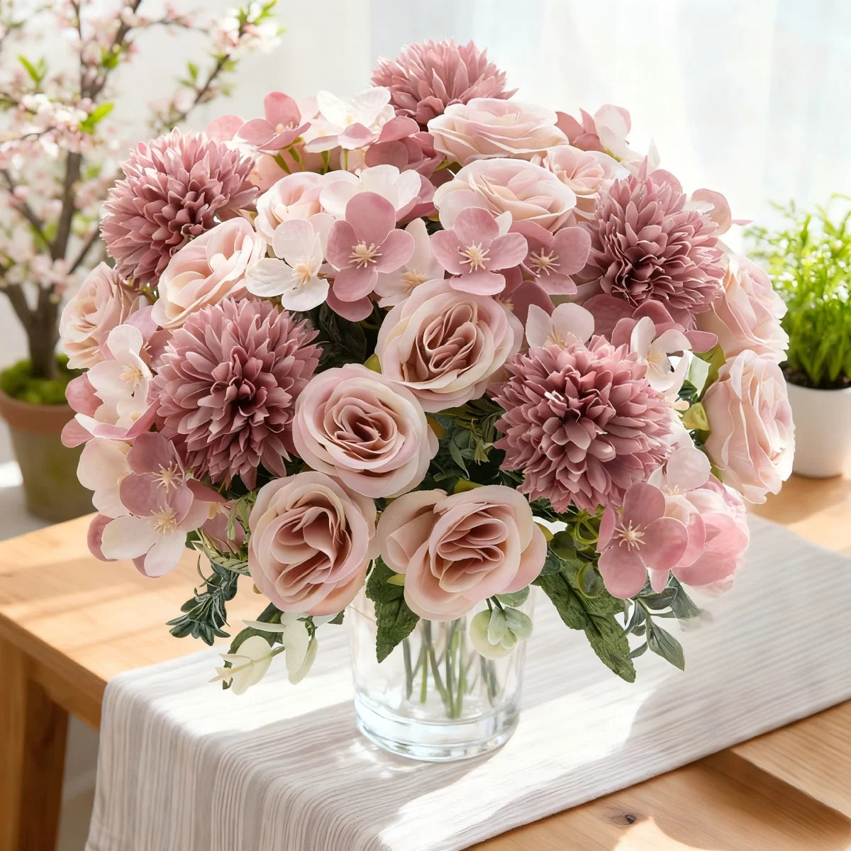 bouquet fleurs artificielles soie moderne blanc rose clair violet intérieur décoration anniversaire mariage table