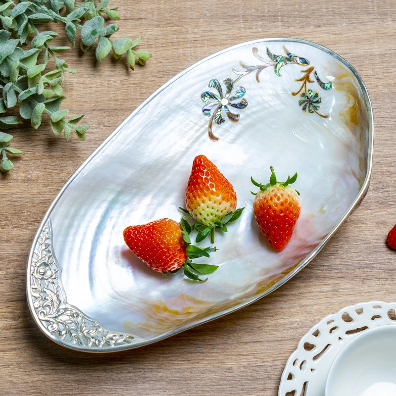 assiette ovale motifs floraux ornementations multicolores classique élégant fruits décoratif blanc table manger
