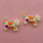 bijoux kawaii chats colorés cartoon modernes 20 30mm blanc bleu orange rose jaune