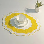 sets table coton abstraits vert jaune orange marron blanc modernes minimalistes textures douces assiettes