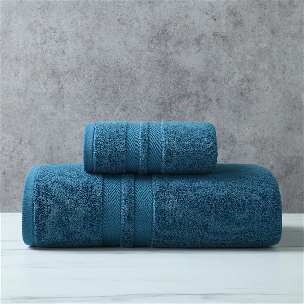 Serviette de bain rectangulaire en coton avec design simple