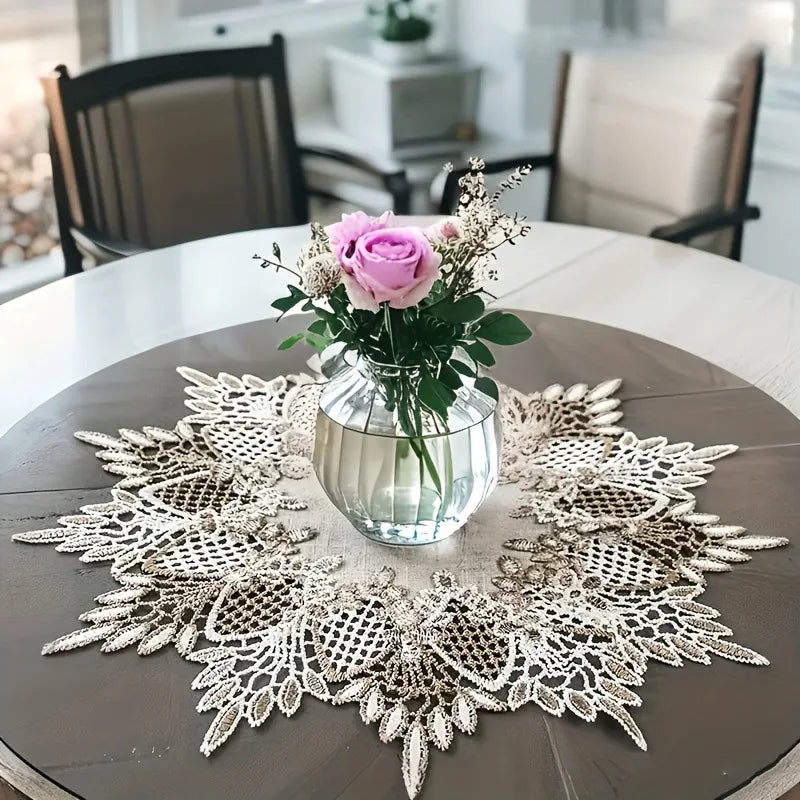 serviette table beige broderie fine feuilles stylisées classique romantique table manger mariage restaurant autumn