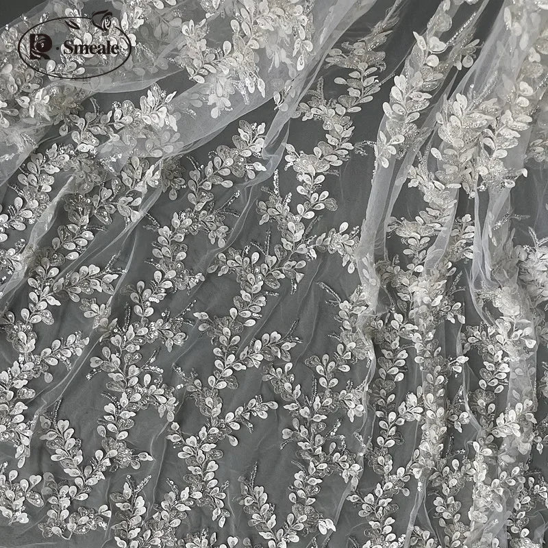 tissu décoratif gris clair feuilles relief sequins semi transparent brodé élégant polyester 150cm 128cm
