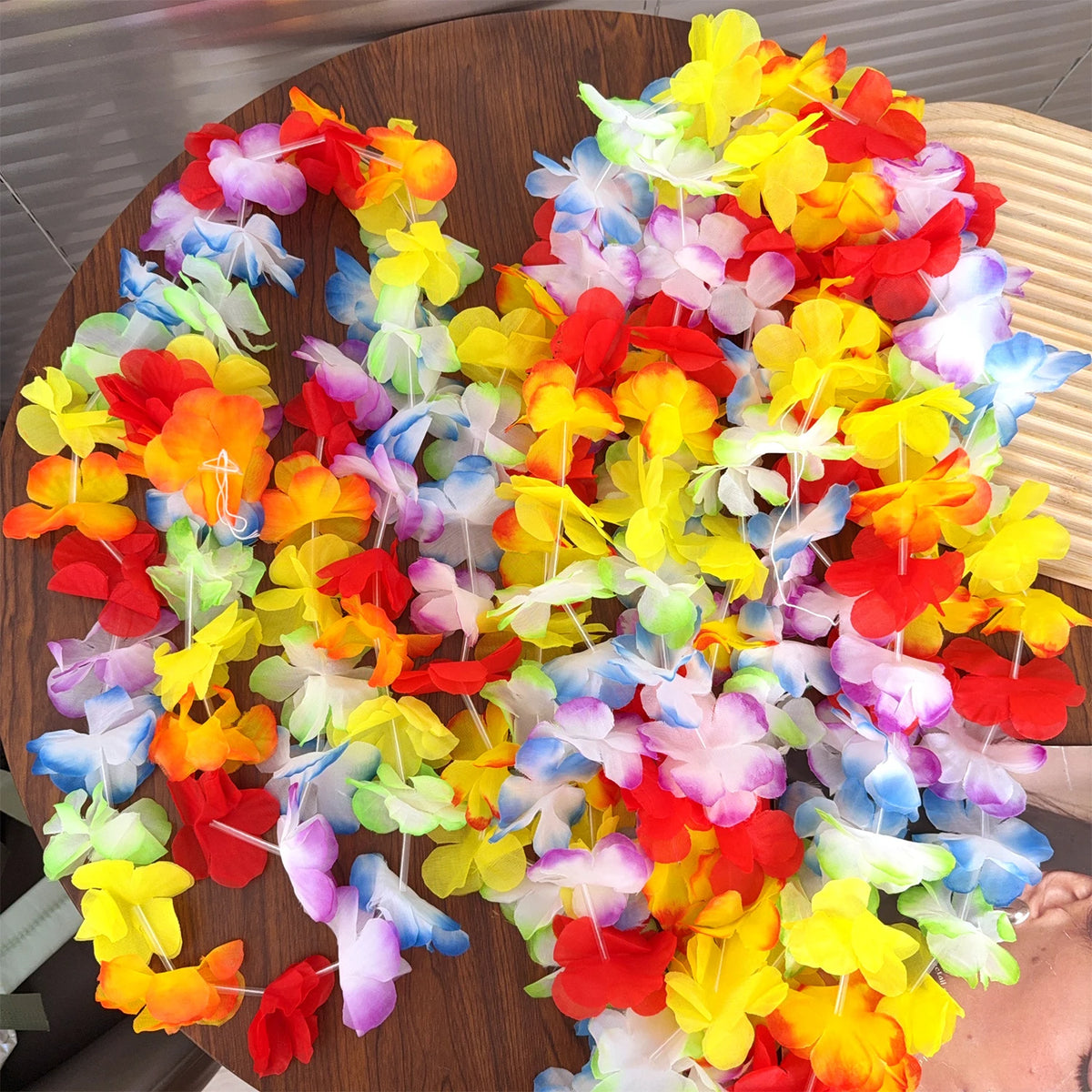 guirlande fleurs artificielles multicolores extérieur decoration anniversaire mariage festif maison rouges oranges jaunes