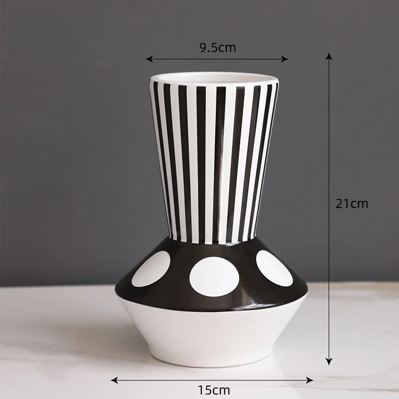 vase céramique rayures noires blanches moderne décoration intérieure arrangement fleurs artificielles minimaliste