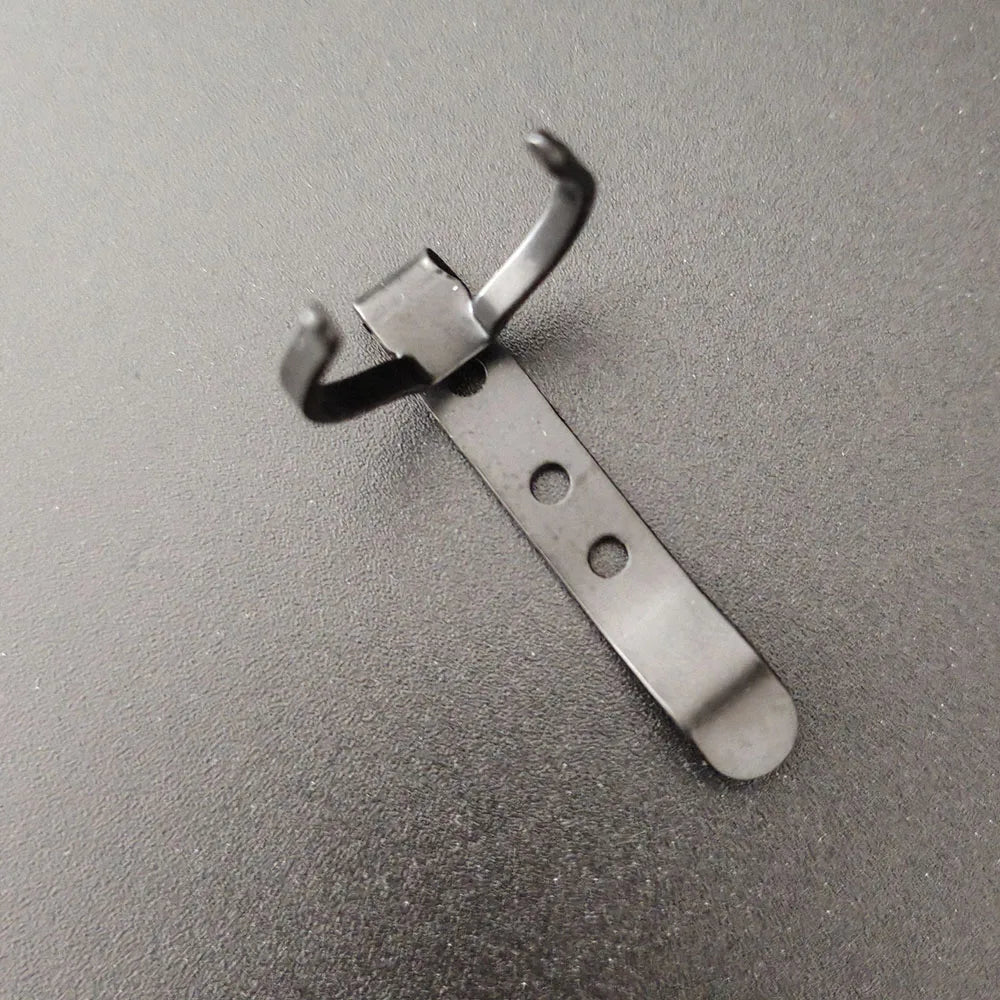 clip métallique noir argenté t2 t3 lampe torche industrielle minimaliste