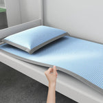 housse matelas bleu gris micro perforée moderne anti bactéries perméable l'air