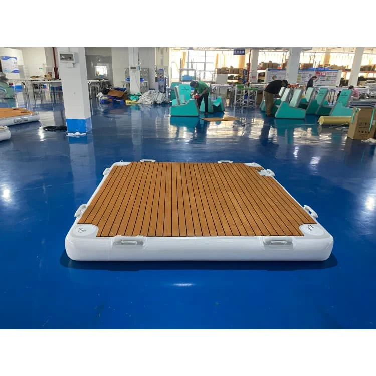 plateforme flottante imitation bois blanc marron yoga piscine nautique activités aquatiques moderne détente