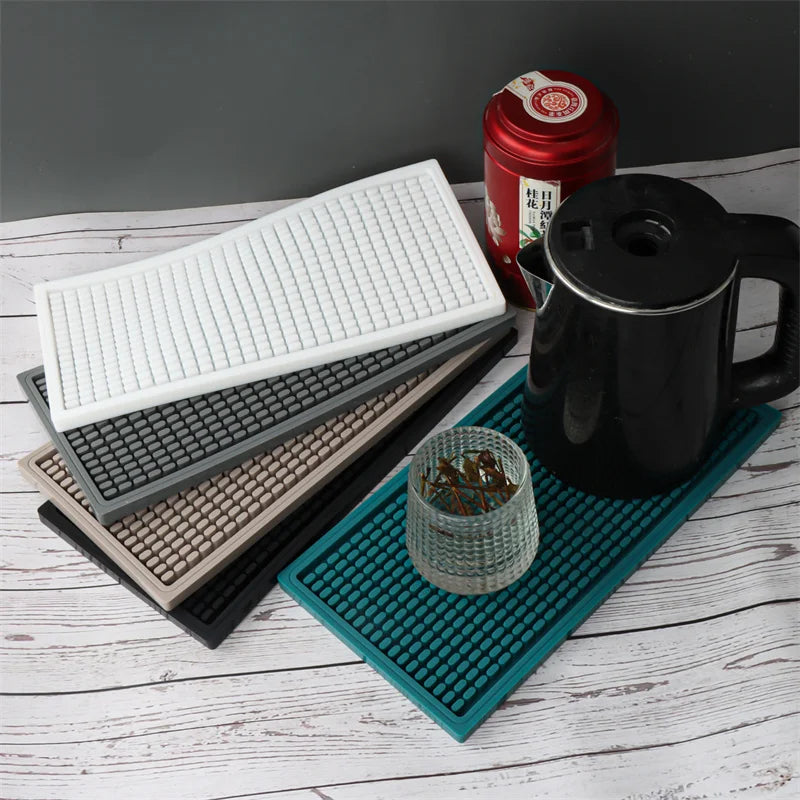 tapis bar moderne silicone bleu gris noir blanc texture points 15.5cm 31cm résistant déversement