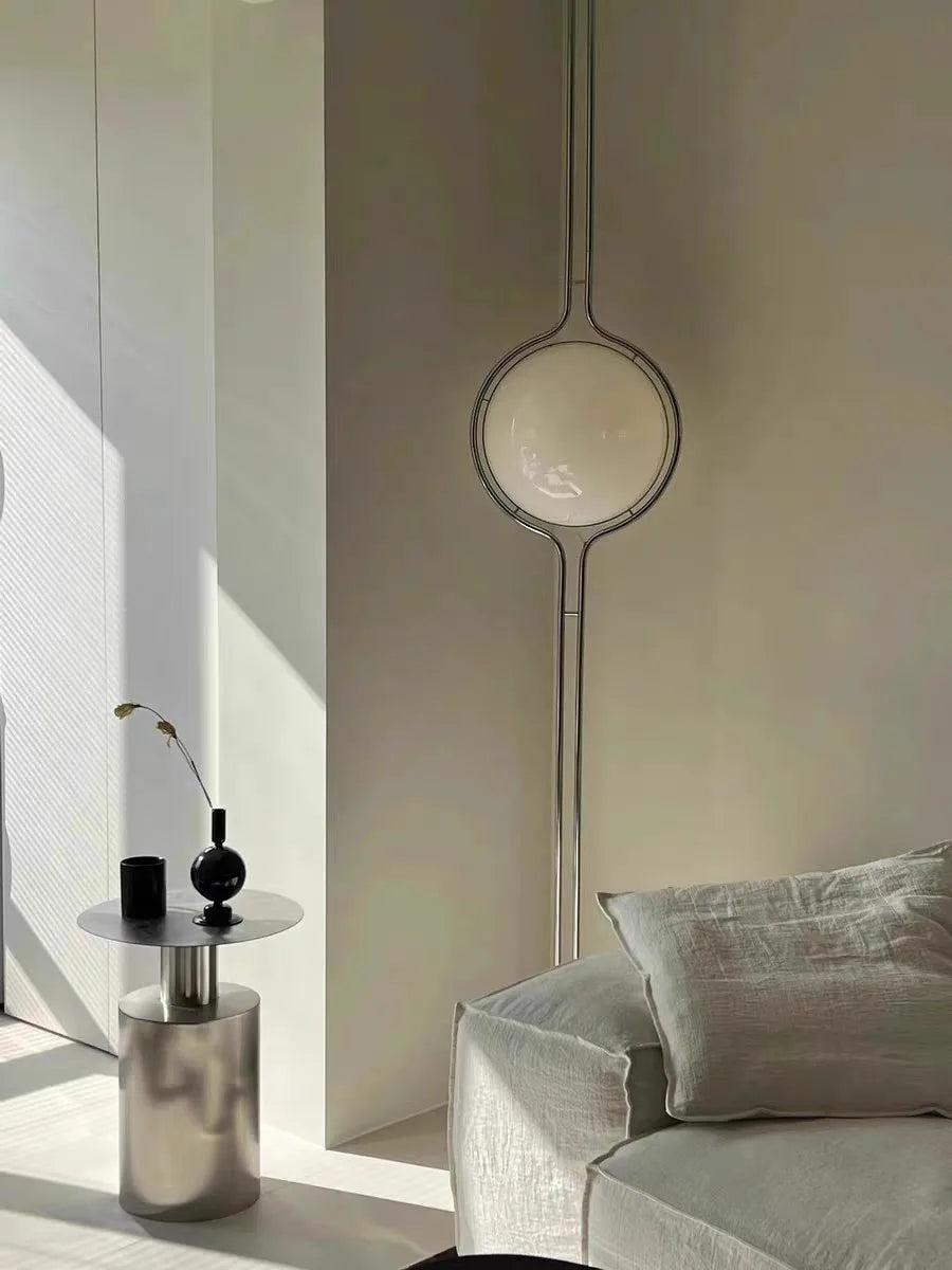 lampe sol moderne acrylique blanche dorée interrupteur rond translucide