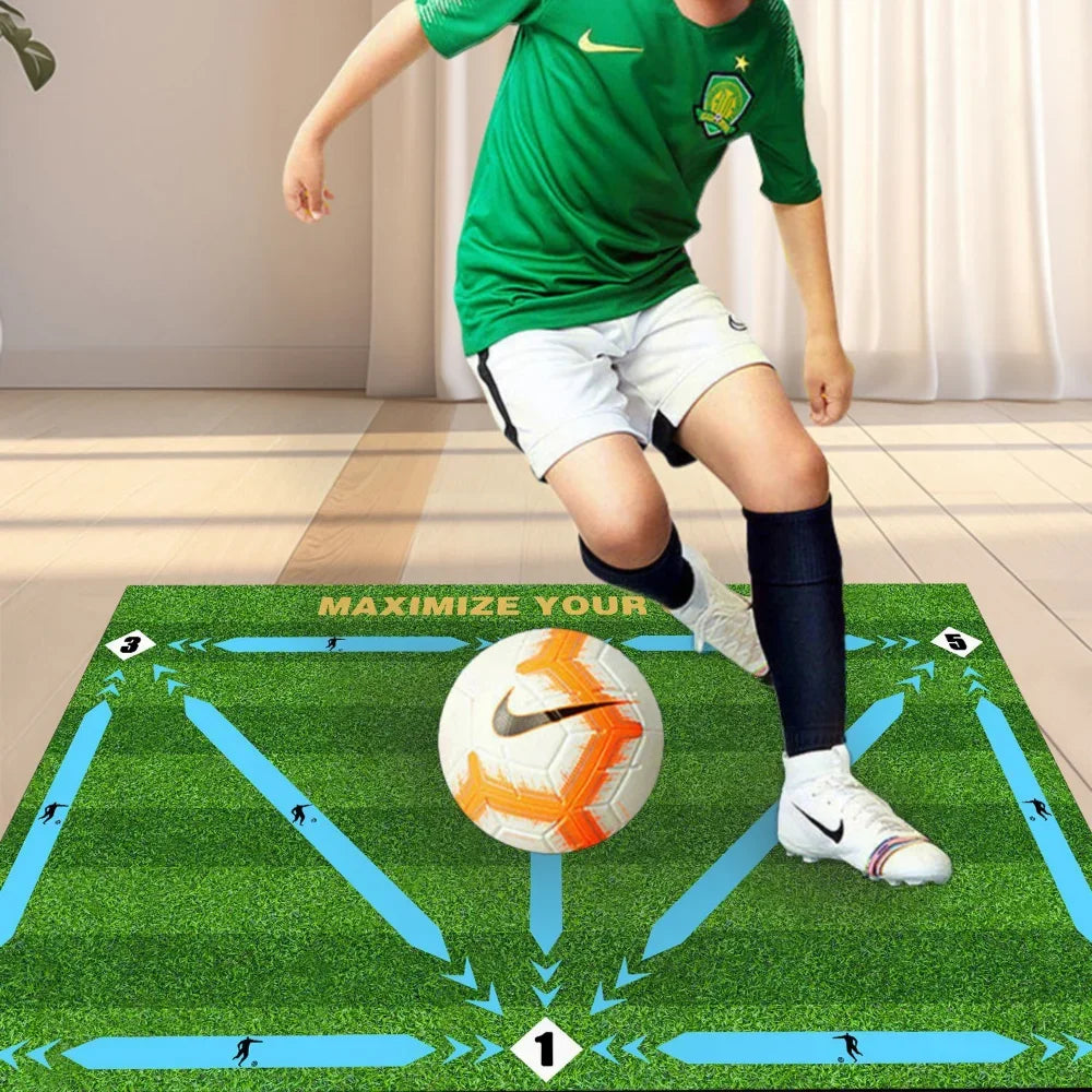 tapis d'entraînement football vert noir blanc jaune imitation gazon marquages géométriques ludique intérieur extérieur