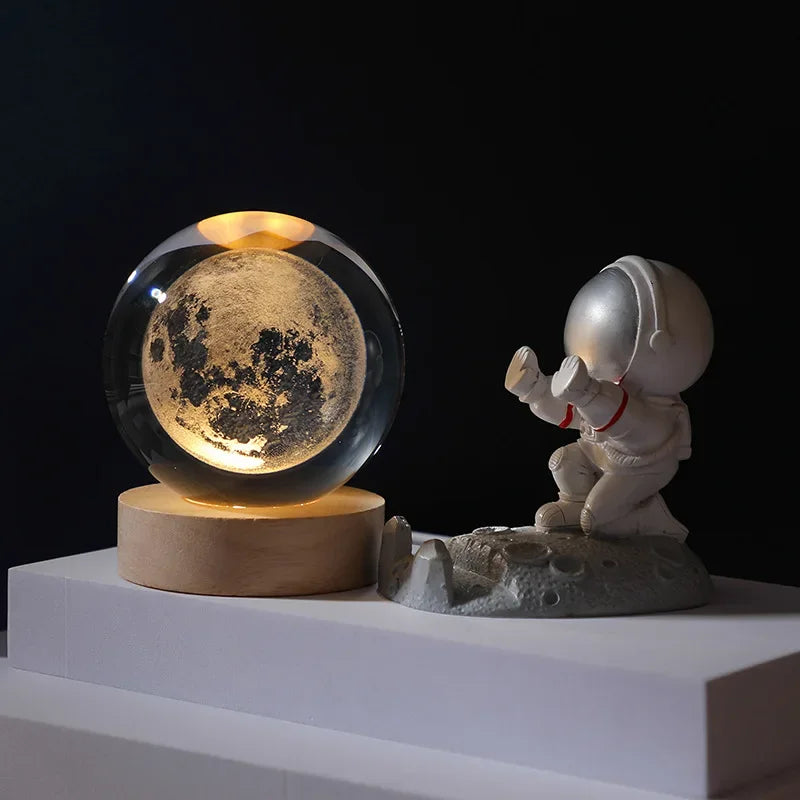 veilleuse led sphère lumineuse système solaire gravé astronaute support bois moderne transparente chambre deco
