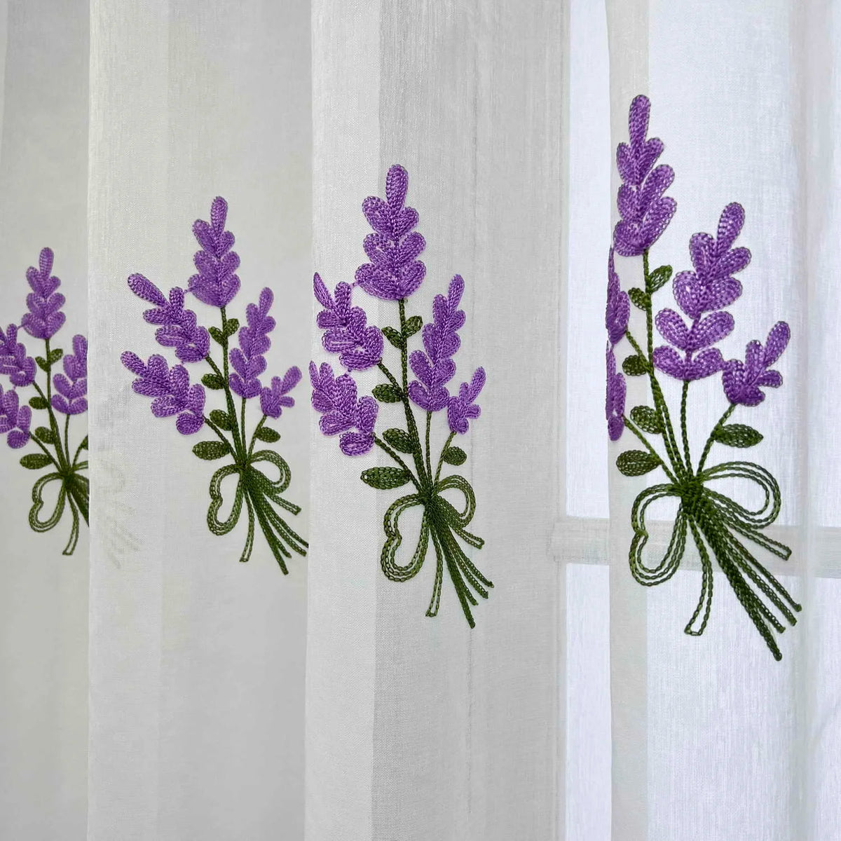 rideau transparent brodé lavande fleurs classique blanc violet vert anneaux métalliques polyester